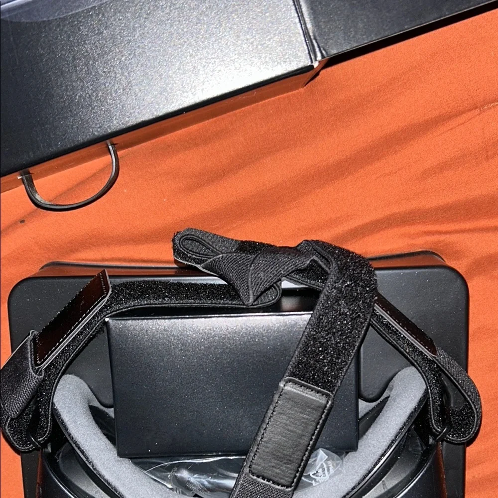 NWT Samsung Gear VR with Controller - Black